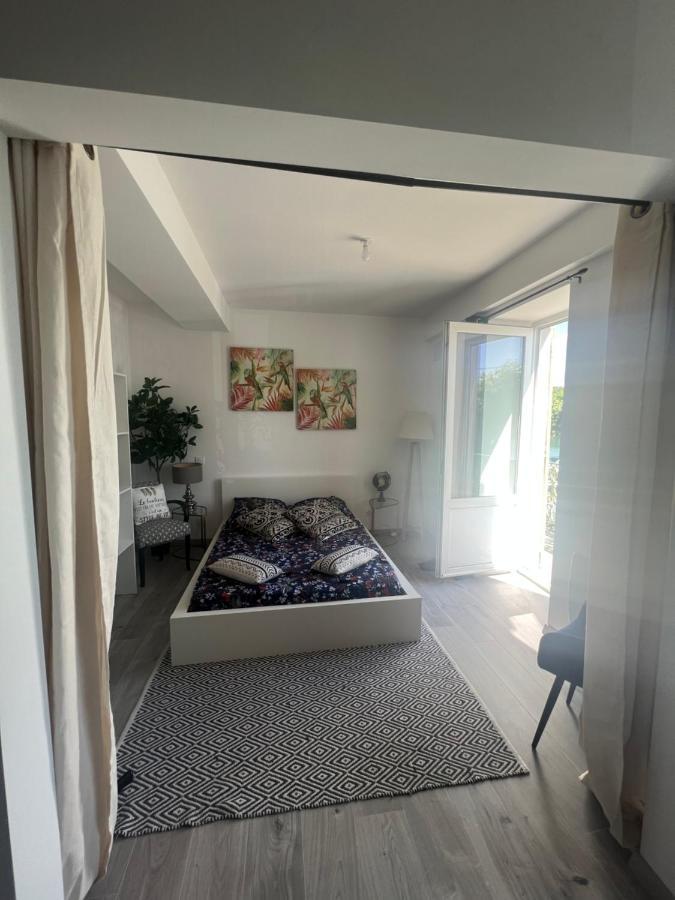 Appartement Prive « Rive Droite » Serrieres  Exterior photo